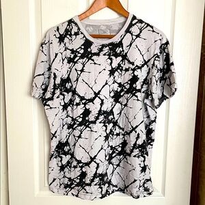 Rue 21 - Jersey Scoop Hem.  Tee shirt